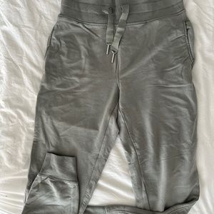 Athleta balance joggers